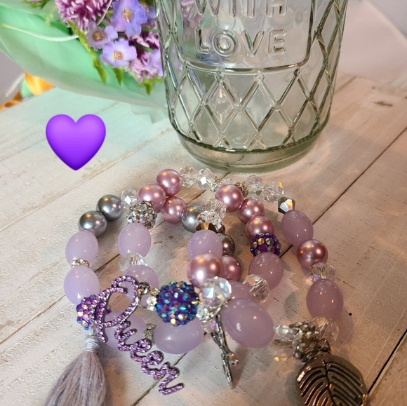 🤚SOLD Handmade Lilac Bracelet Glass Beads - Picture 13 of 13